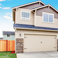 The Impact of Garage Door Design on Home Resale Value_thumbnail L'impact du design de la porte de garage sur la valeur de revente de votre maison